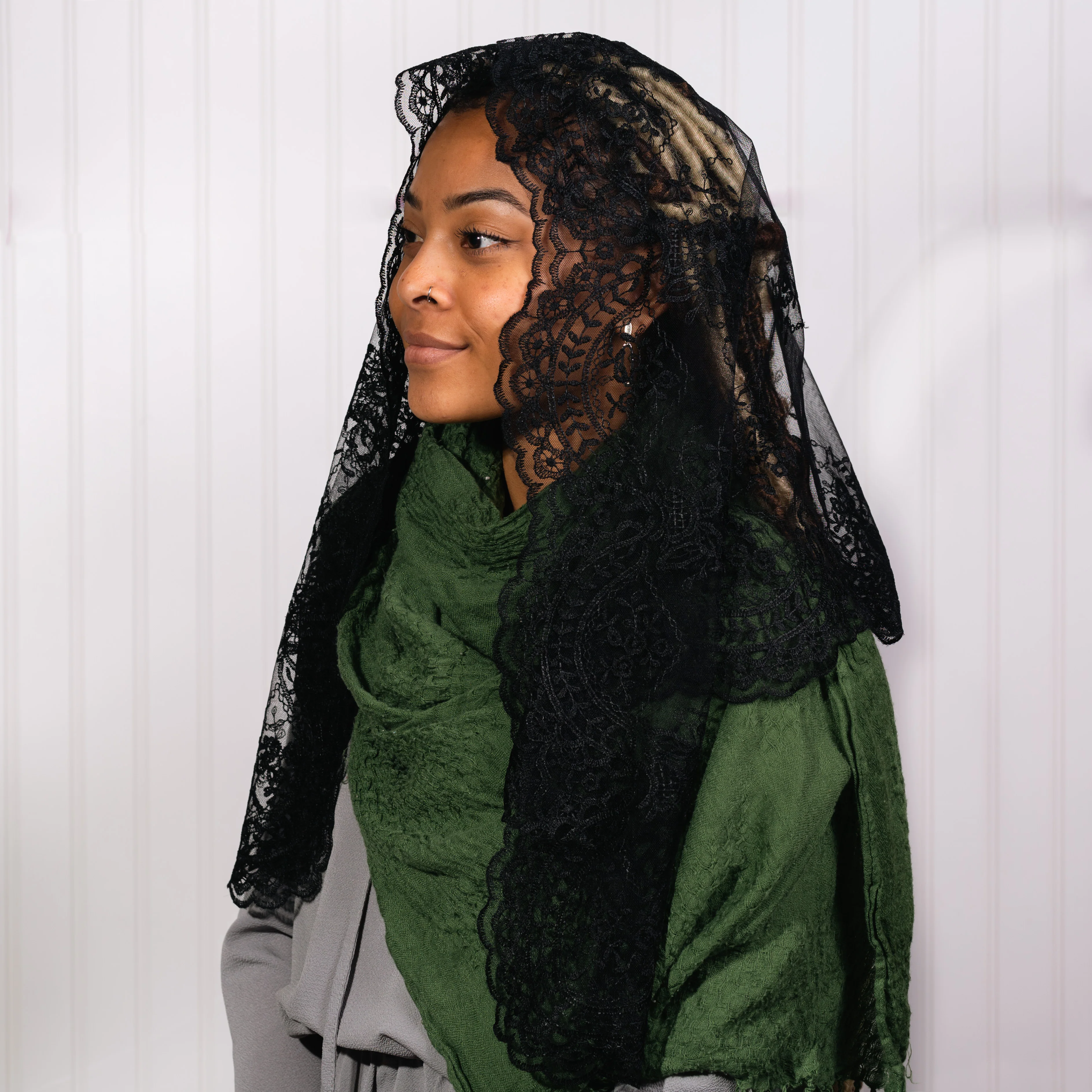 Albanico Spanish Lace Chapel Veil - Multiple Colors