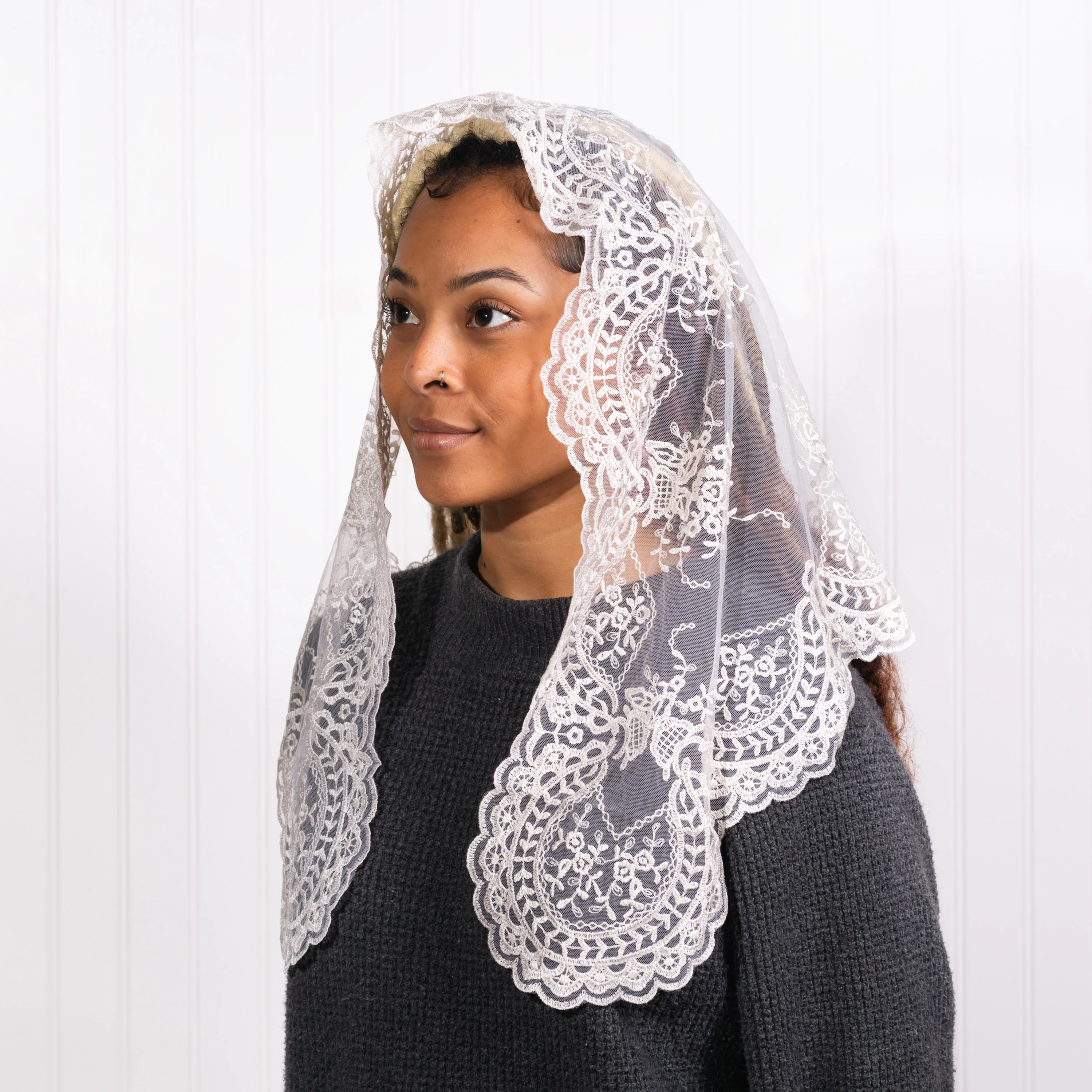 Albanico Spanish Lace Chapel Veil - Multiple Colors - Image 4