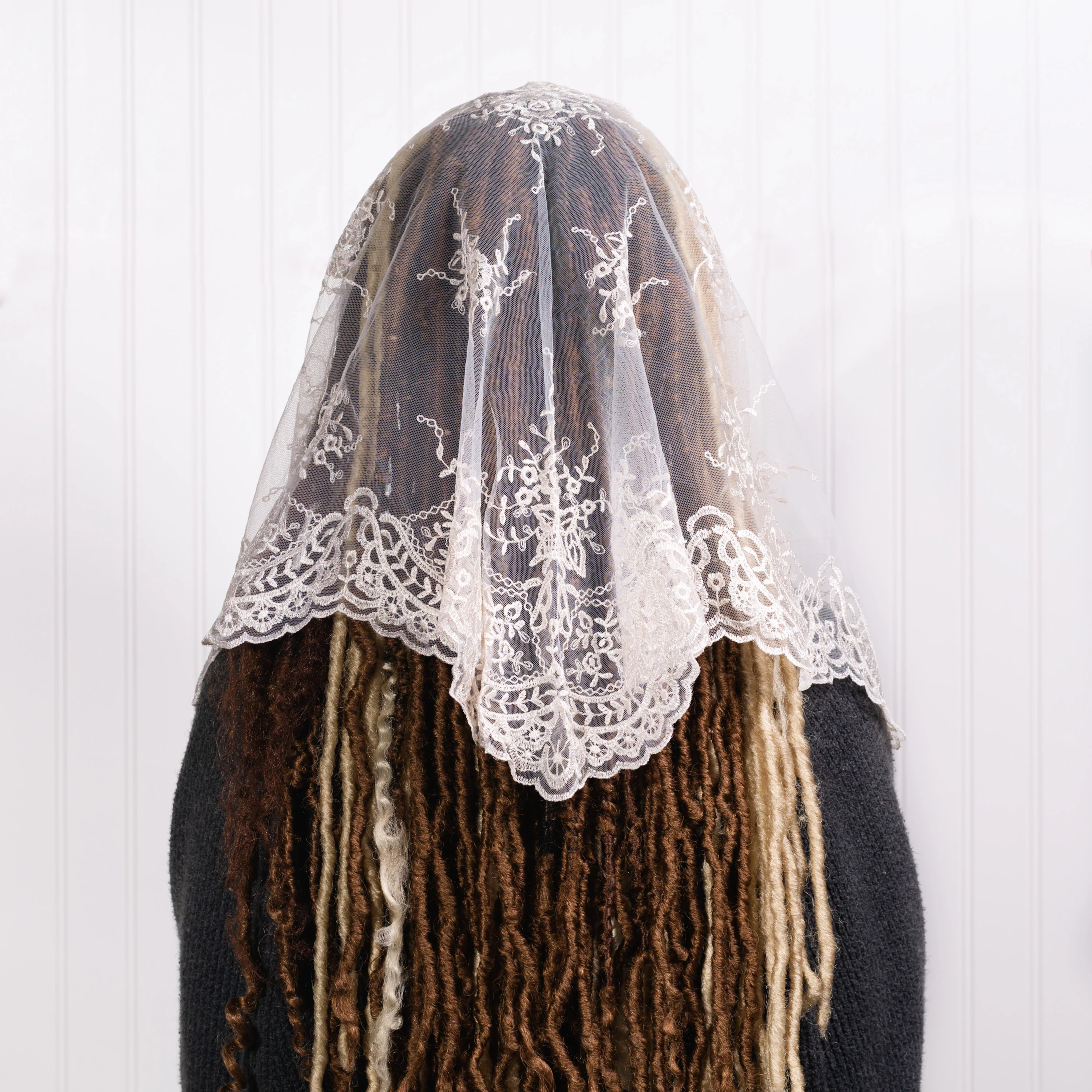 Albanico Spanish Lace Chapel Veil - Multiple Colors - Image 5
