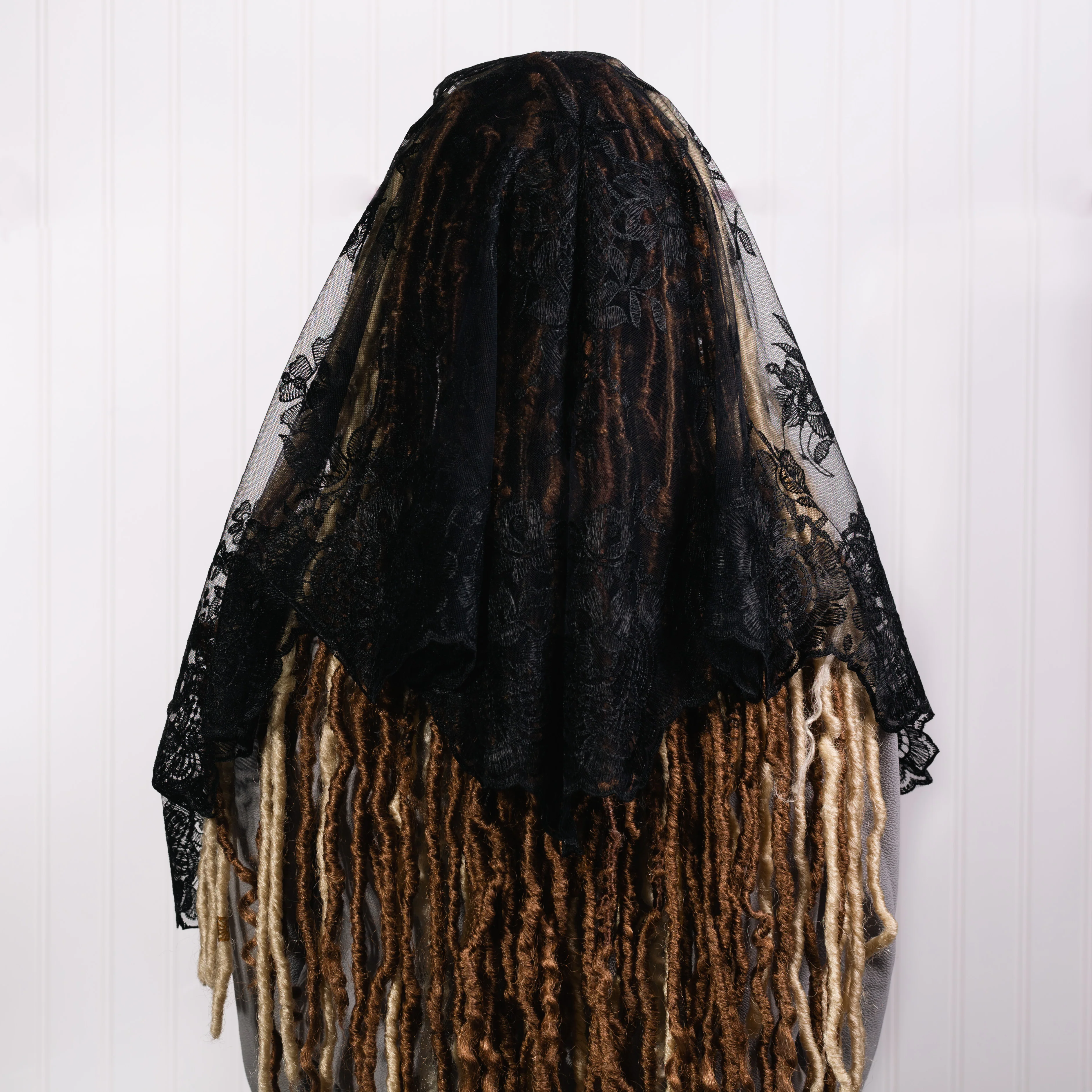 Eva Spanish Lace Chapel Veil - Multiple Colors