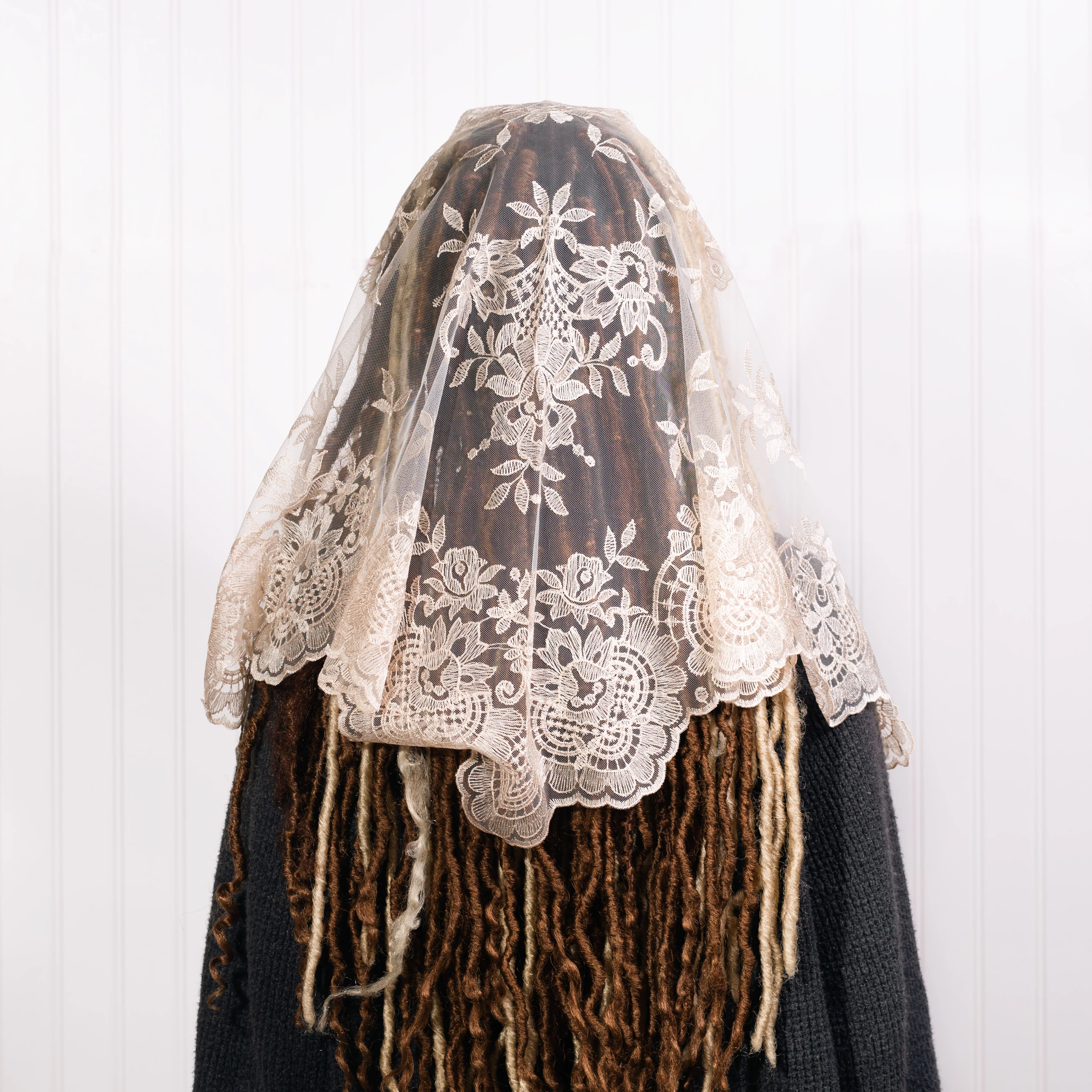 Eva Spanish Lace Chapel Veil - Multiple Colors - Image 5