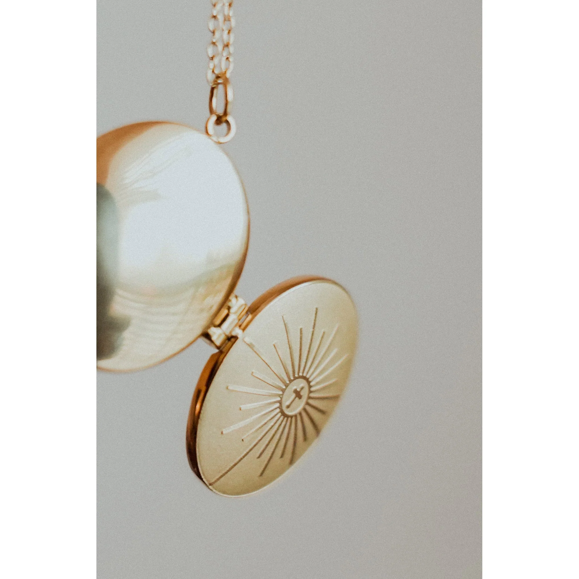 Monstrance Gold Locket Necklace - Image 3