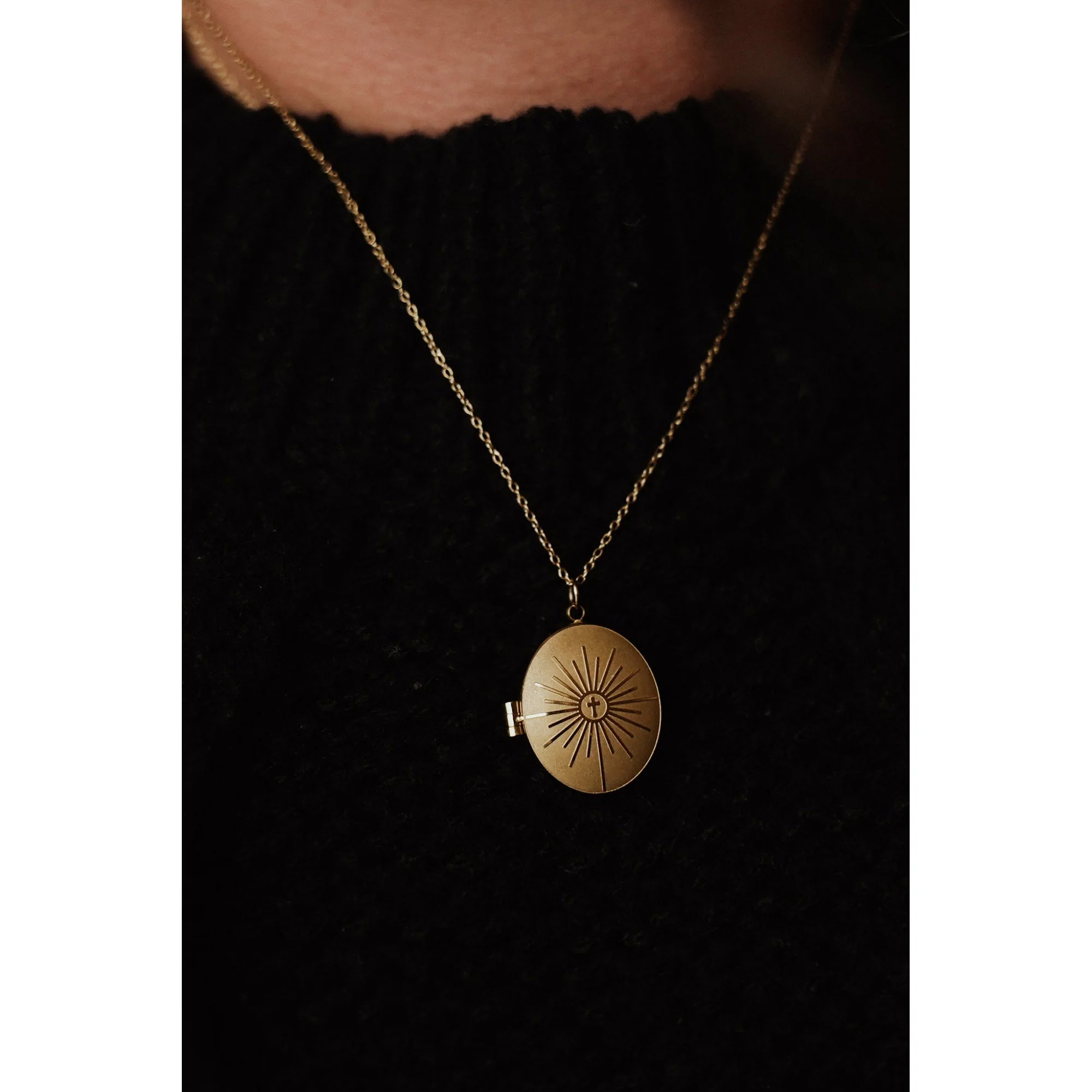 Monstrance Gold Locket Necklace - Image 5