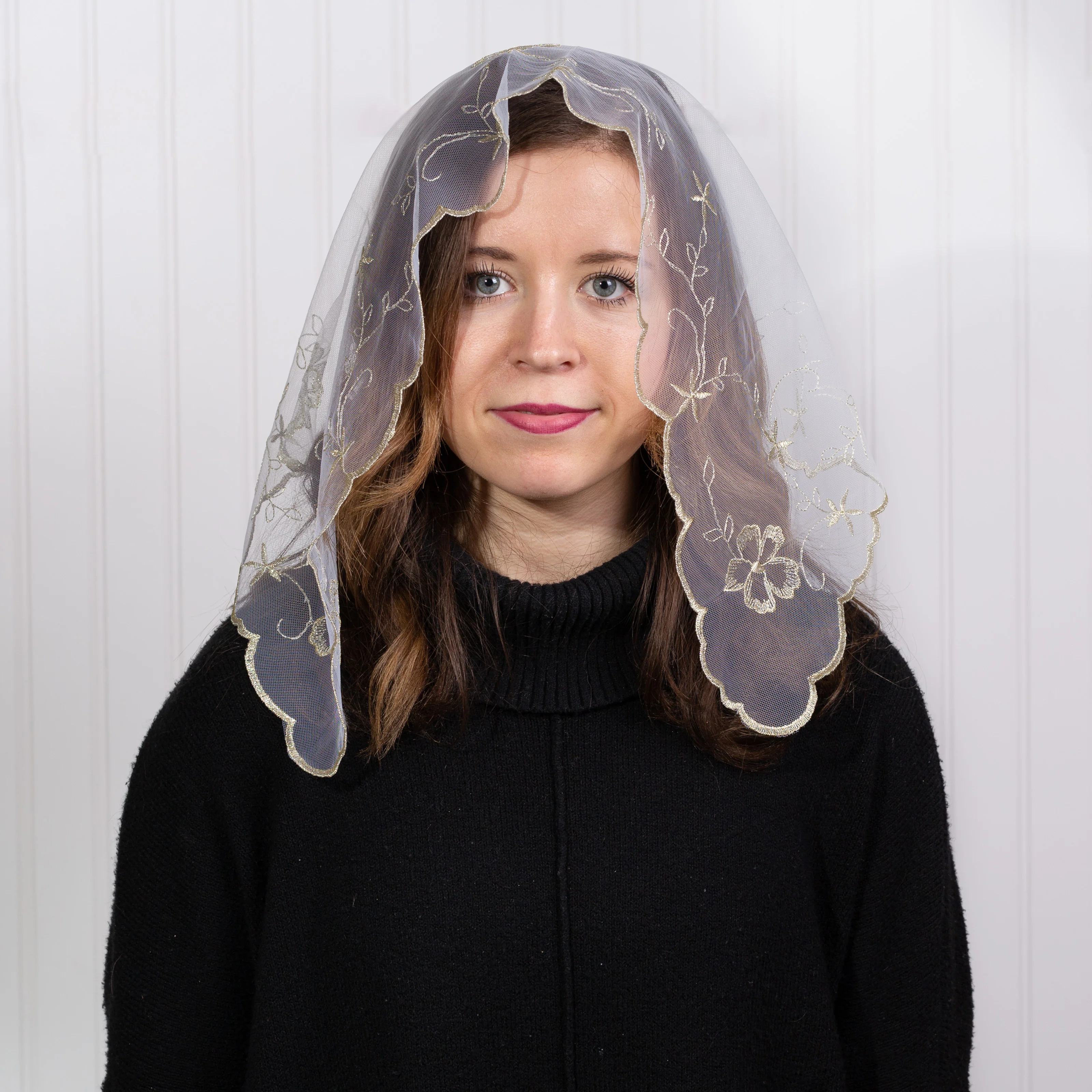 Rosa Spanish Lace Short Chapel Veil - Multiple Colors