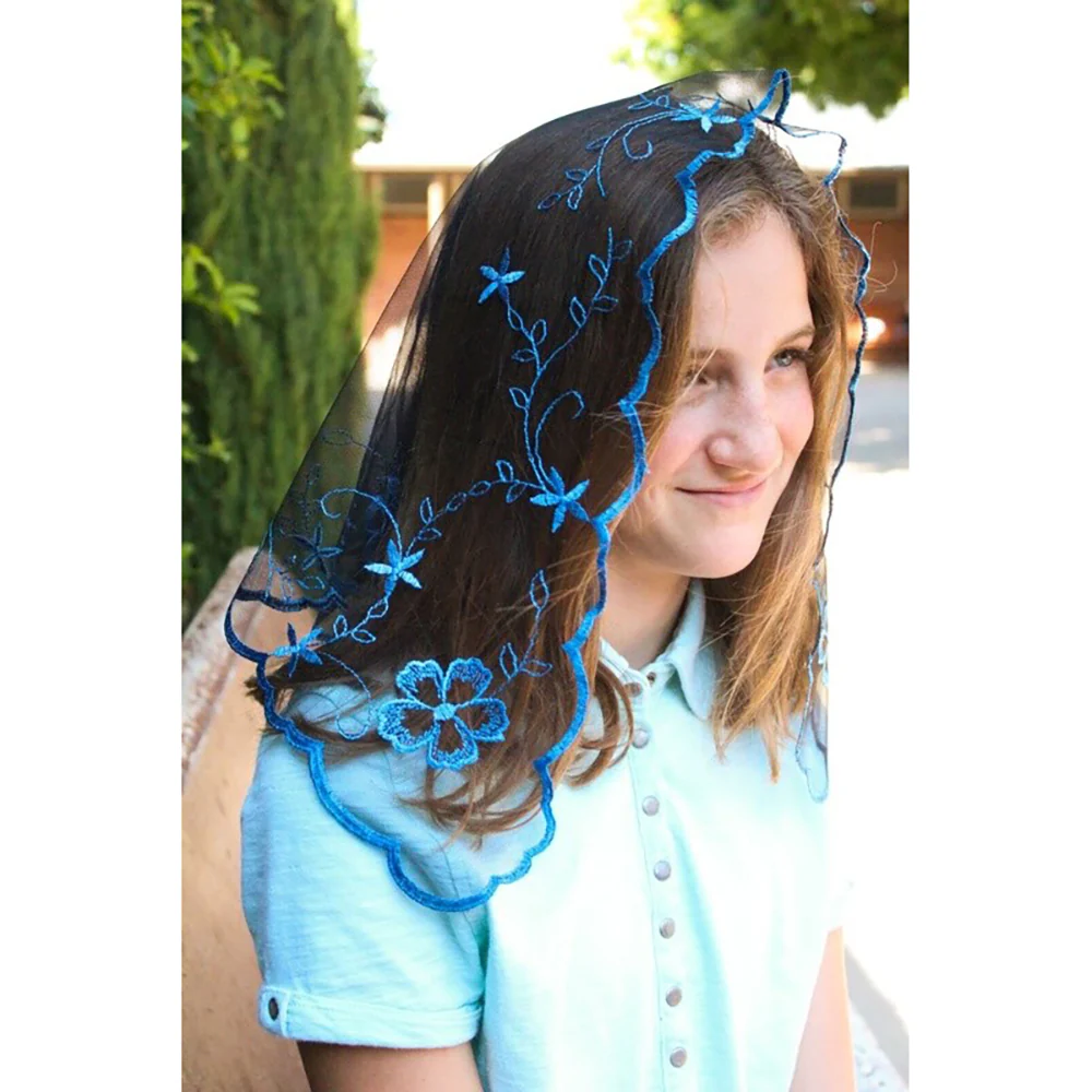 Rosa Spanish Lace Short Chapel Veil - Multiple Colors - Image 2