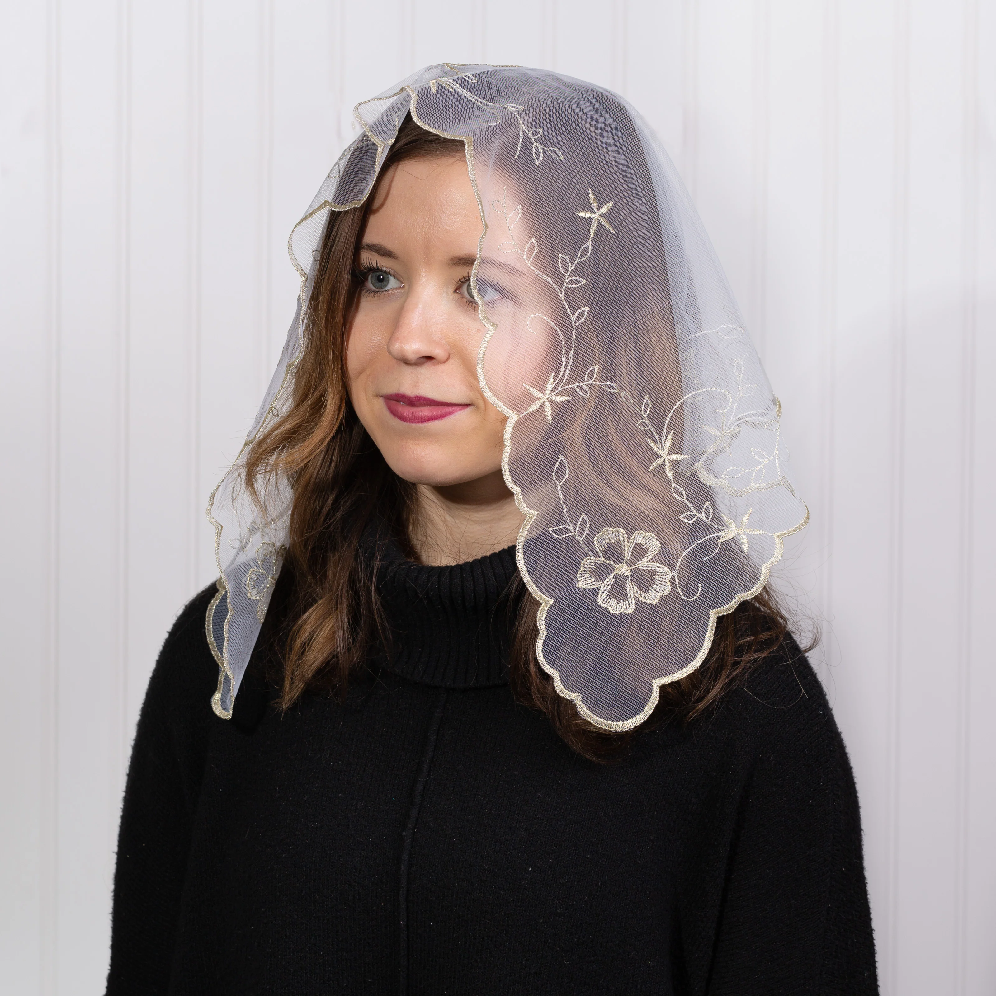 Rosa Spanish Lace Short Chapel Veil - Multiple Colors - Image 4